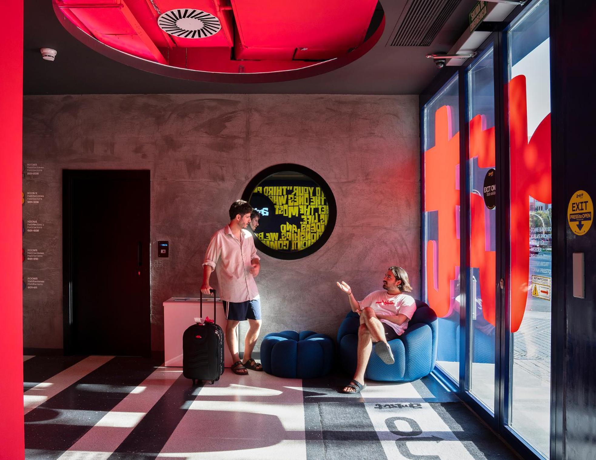 Amistat City Hostel バルセロナ エクステリア 写真