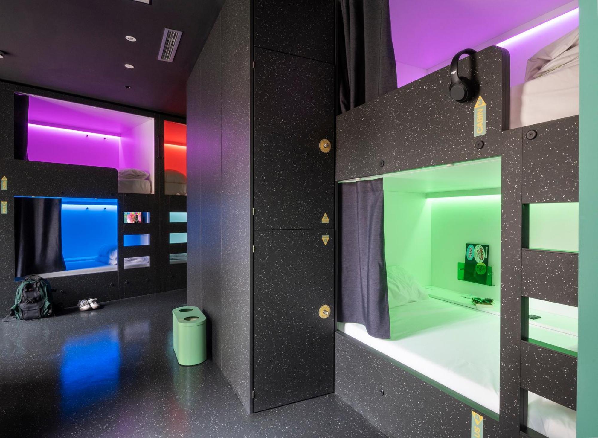 Amistat City Hostel バルセロナ エクステリア 写真