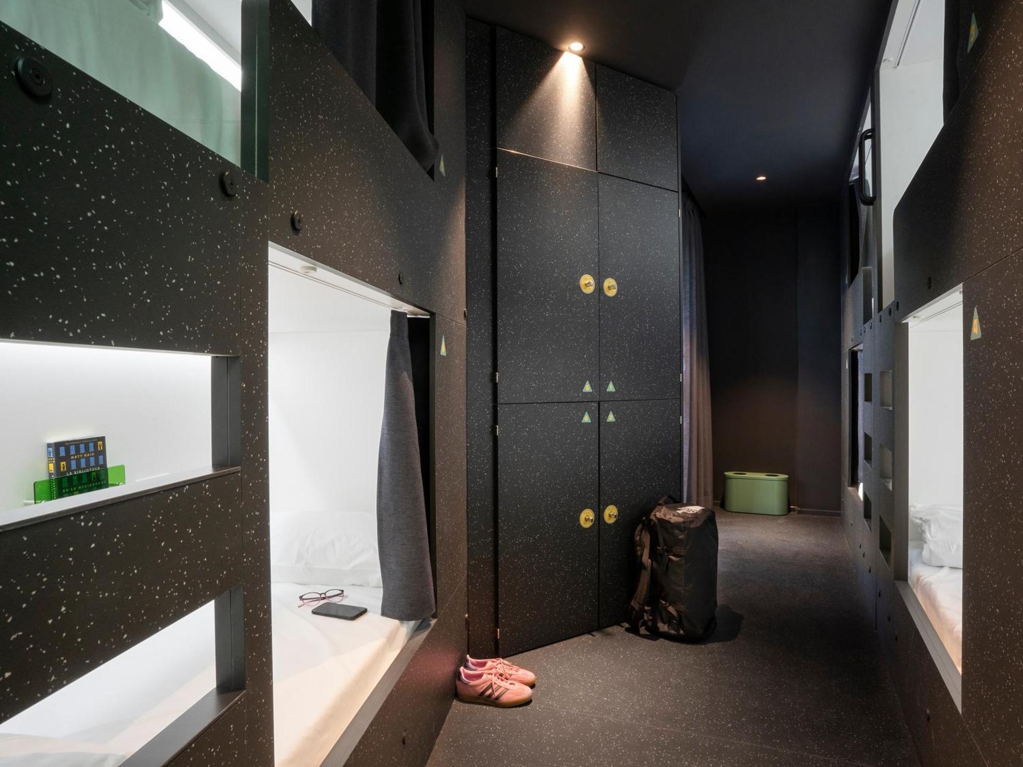 Amistat City Hostel バルセロナ エクステリア 写真