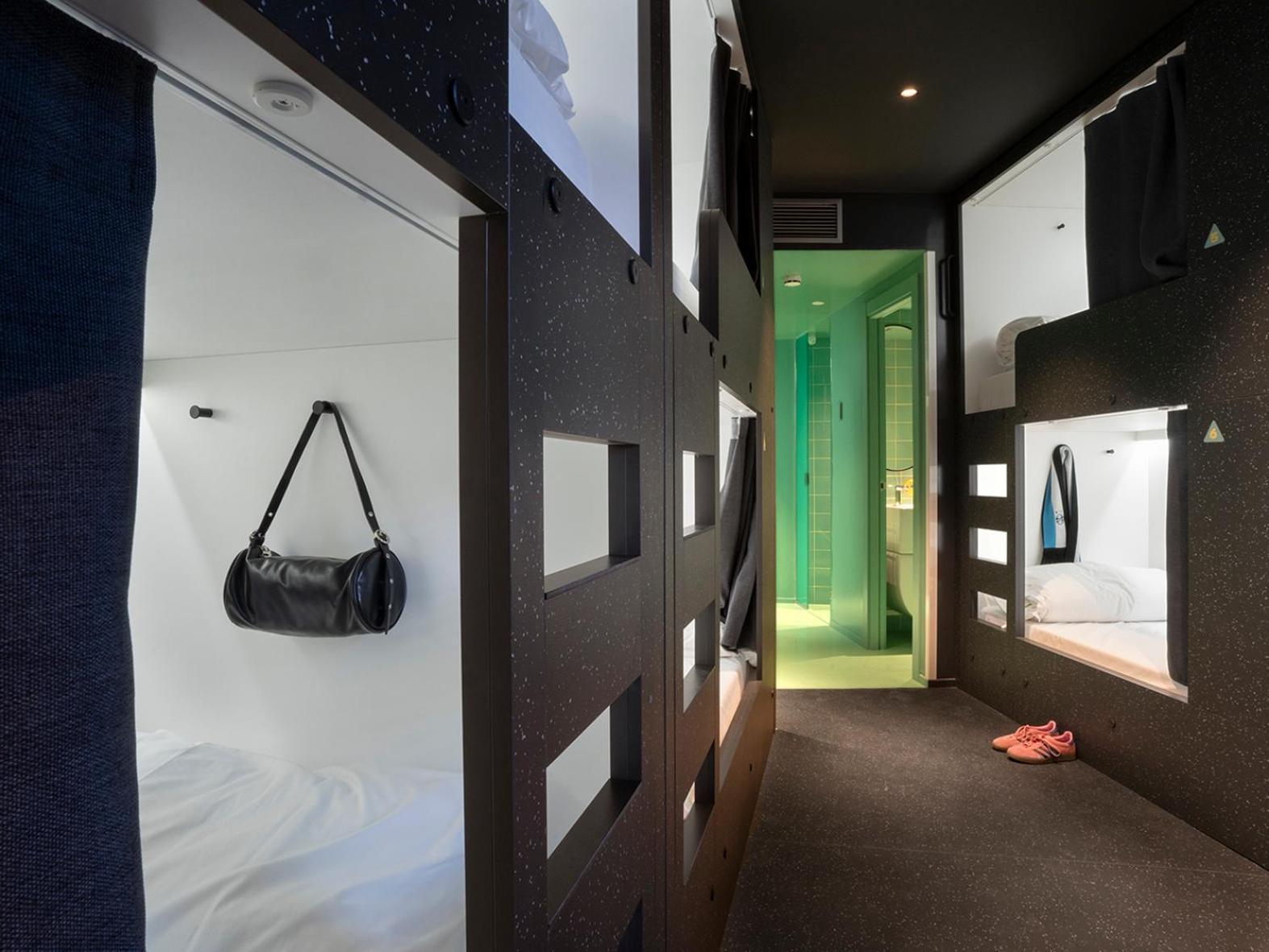 Amistat City Hostel バルセロナ エクステリア 写真