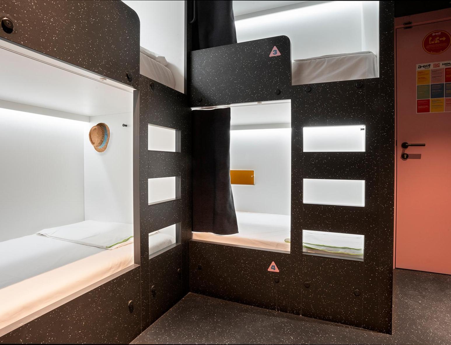 Amistat City Hostel バルセロナ エクステリア 写真