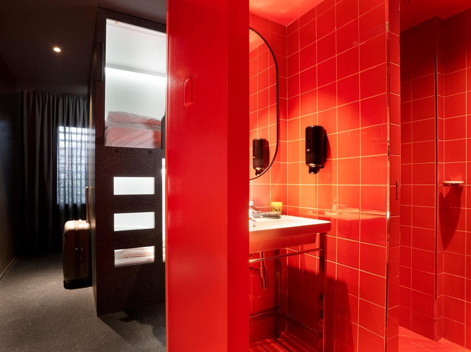 Amistat City Hostel バルセロナ エクステリア 写真